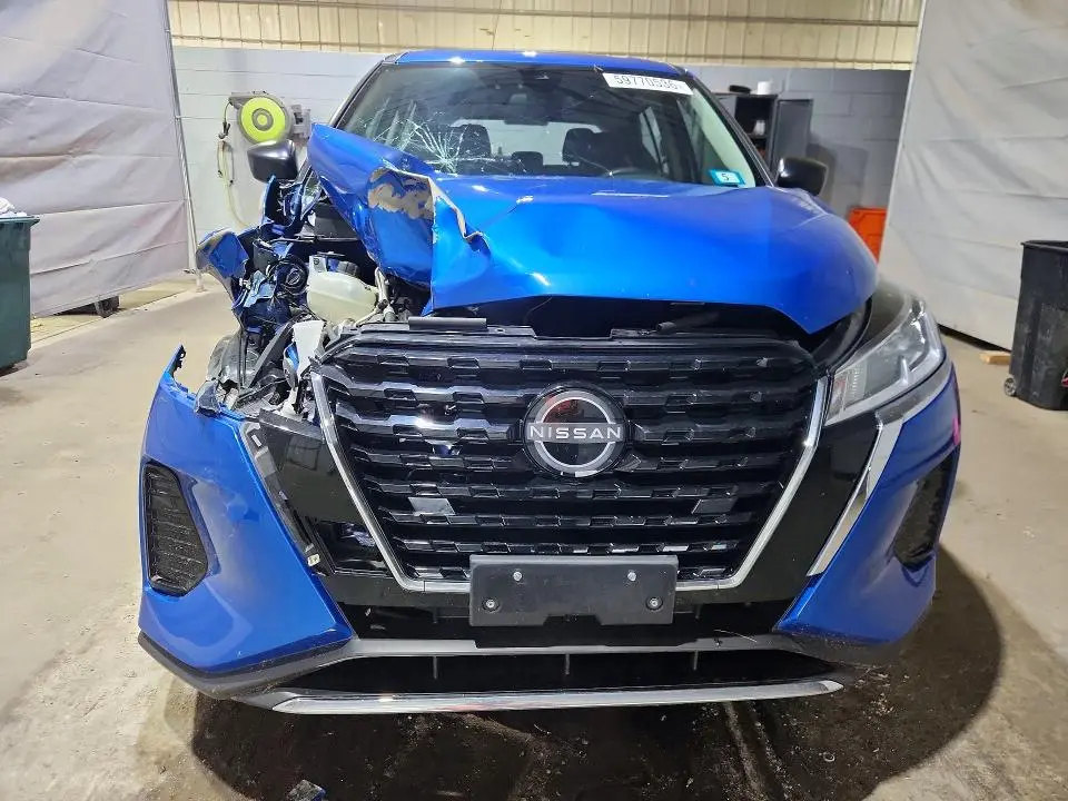 2024 NISSAN KICKS S  