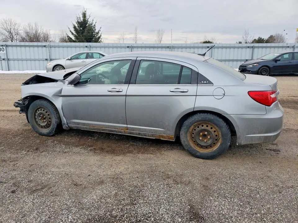 2013 CHRYSLER 200 LX  