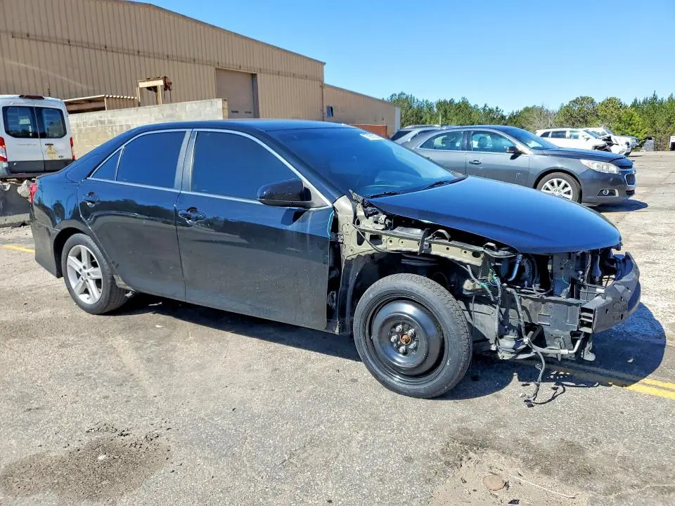 2014 TOYOTA CAMRY SE  