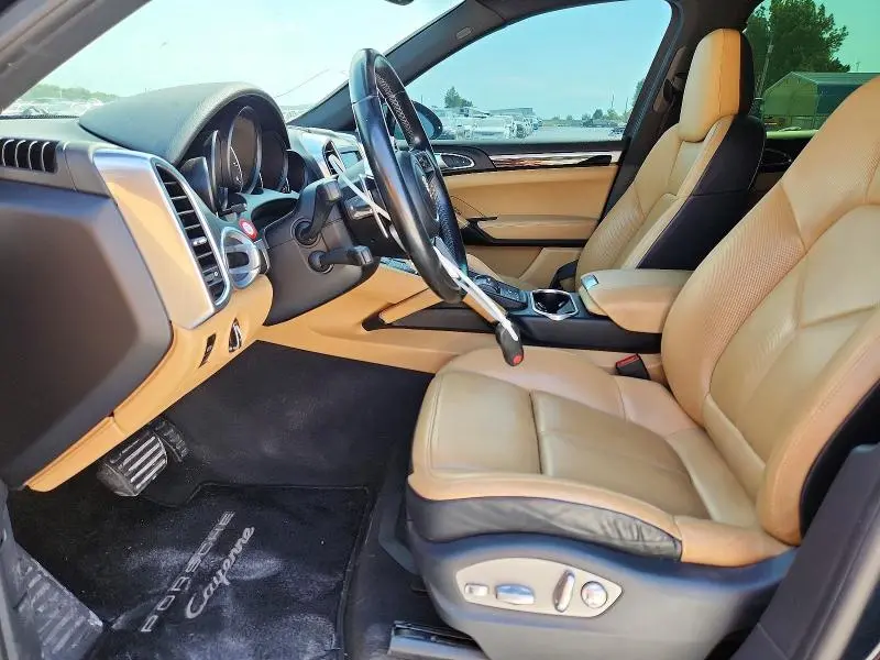 2016 PORSCHE CAYENNE   