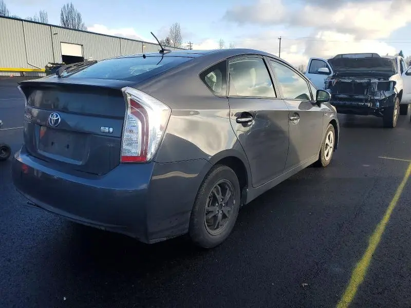 2013 TOYOTA PRIUS   