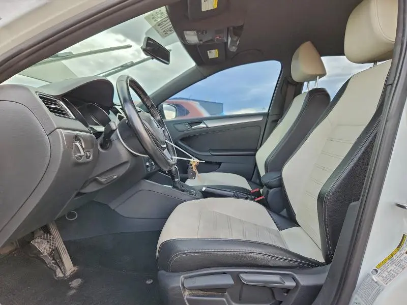 2016 VOLKSWAGEN JETTA SPORT  