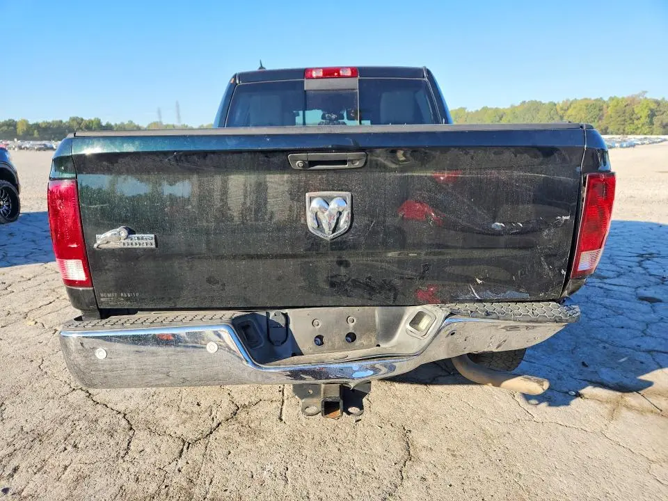 2016 RAM 1500 SLT  