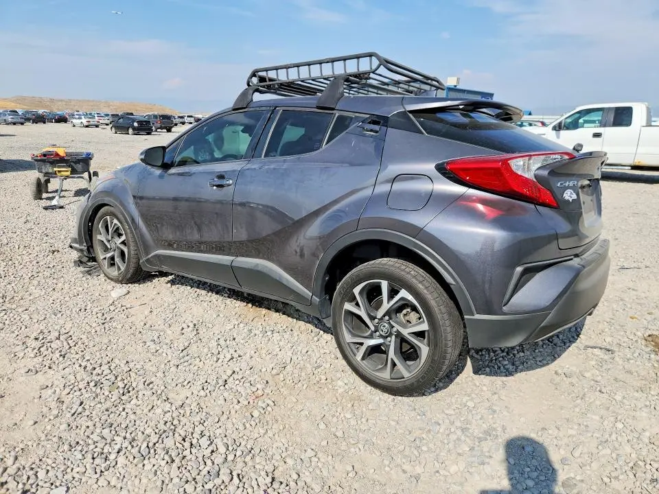 2020 TOYOTA C-HR XLE  