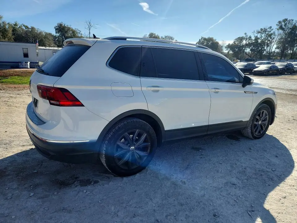 2022 VOLKSWAGEN TIGUAN SE  
