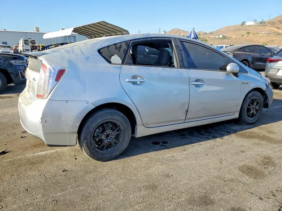 2014 TOYOTA PRIUS THREE  
