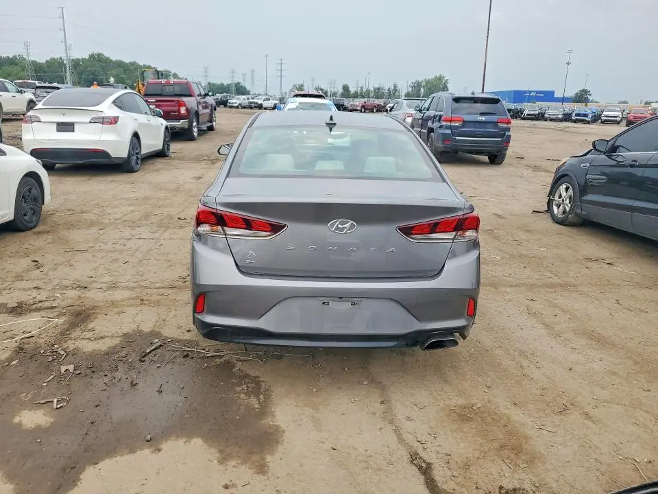 2018 HYUNDAI SONATA SE  