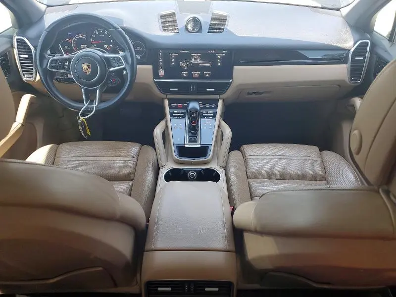 2019 PORSCHE CAYENNE   