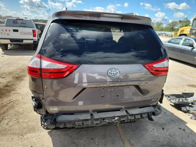 2015 TOYOTA SIENNA XLE  