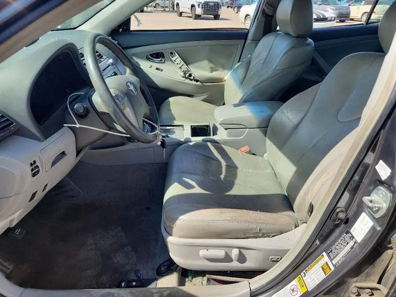 2011 TOYOTA CAMRY LE  