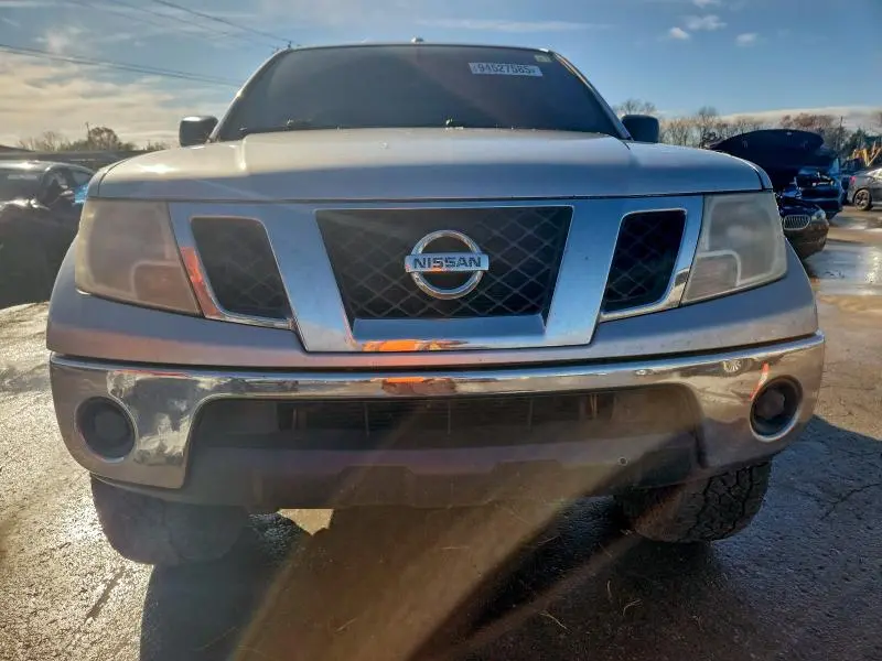 2011 NISSAN FRONTIER S  
