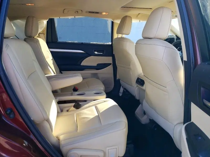 2016 TOYOTA HIGHLANDER XLE  