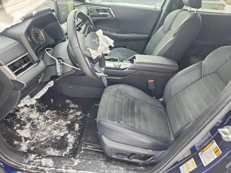 2025 MITSUBISHI OUTLANDER SE  