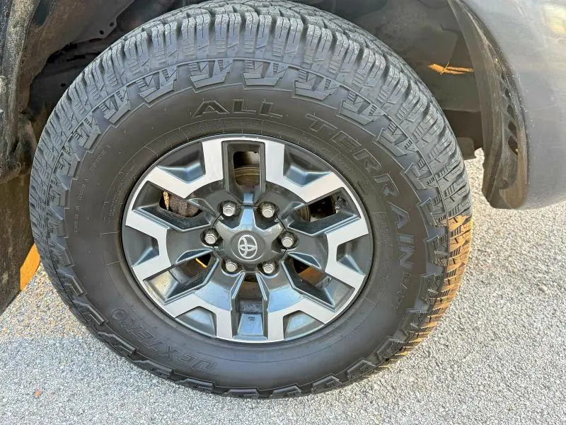 2011 TOYOTA TACOMA V6  