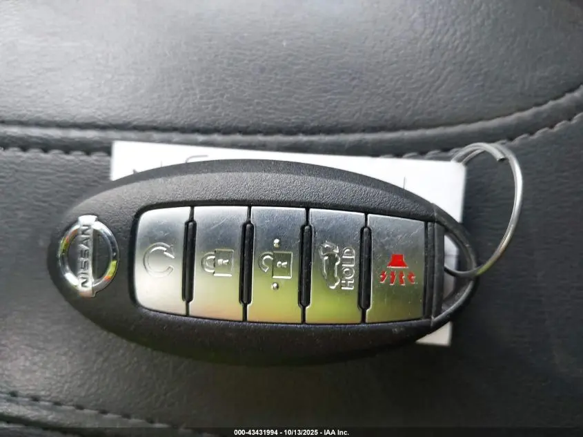 2017 NISSAN ROGUE SV