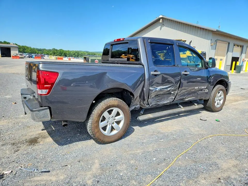 2011 NISSAN TITAN SV  