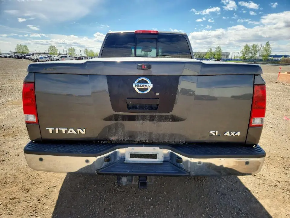 2011 NISSAN TITAN SV  