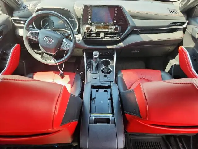 2021 TOYOTA HIGHLANDER XSE  