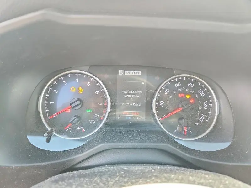2021 TOYOTA RAV4 XLE  