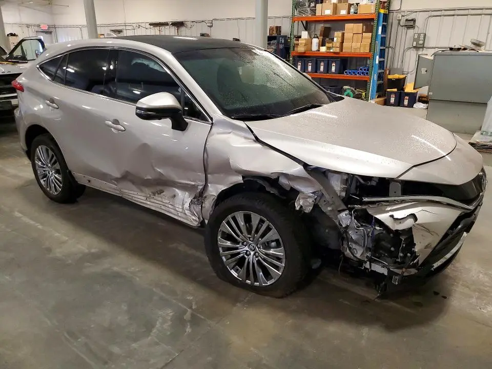 2024 TOYOTA VENZA LIMITED  