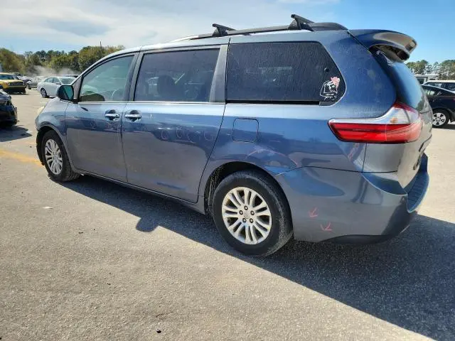 2015 TOYOTA SIENNA XLE  