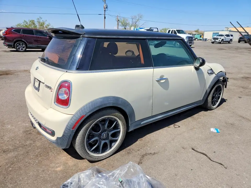 2011 MINI COOPER S  