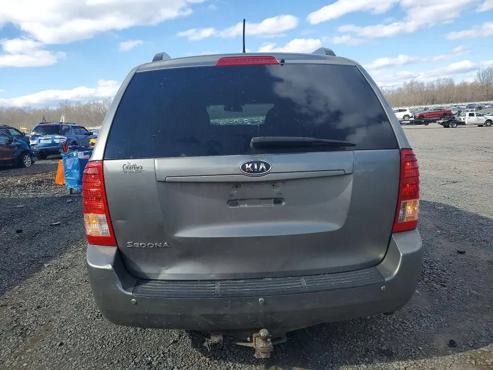 2012 KIA SEDONA LX  