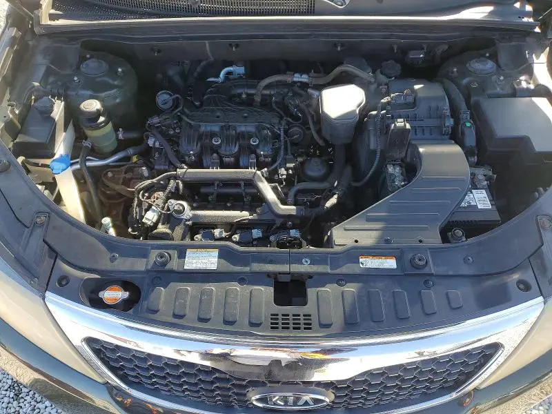 2011 KIA SORENTO BASE  