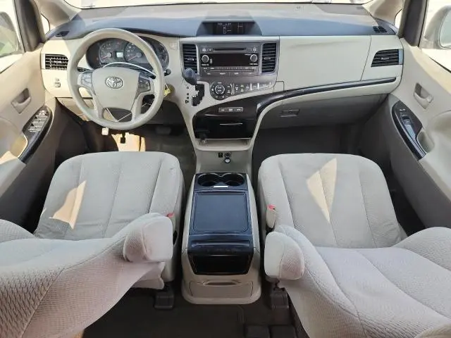 2013 TOYOTA SIENNA LE  