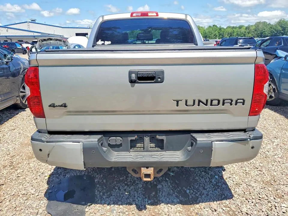 2018 TOYOTA TUNDRA CREWMAX LIMITED  
