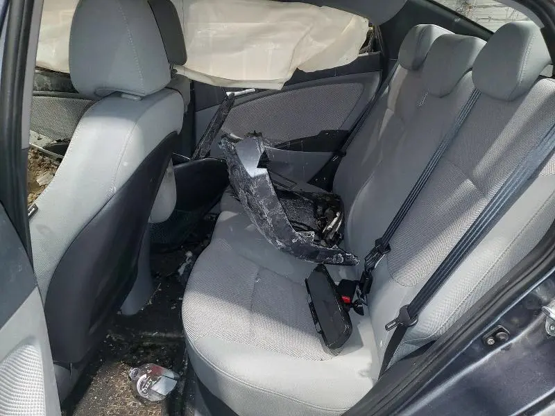 2012 HYUNDAI ACCENT GLS  