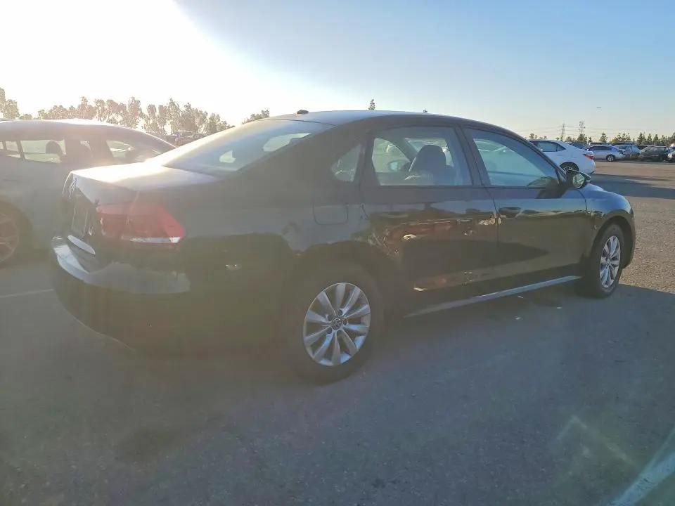 2012 VOLKSWAGEN PASSAT S  