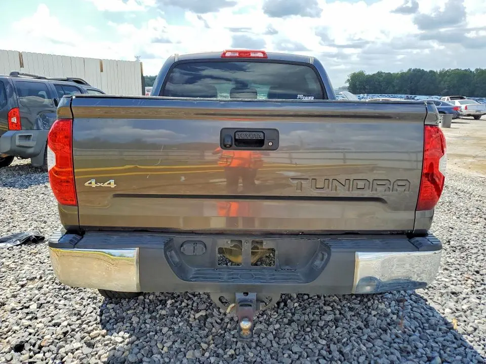 2015 TOYOTA TUNDRA SR5  