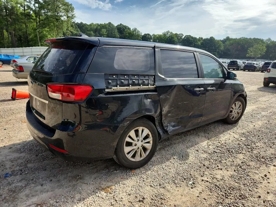 2017 KIA SEDONA L  