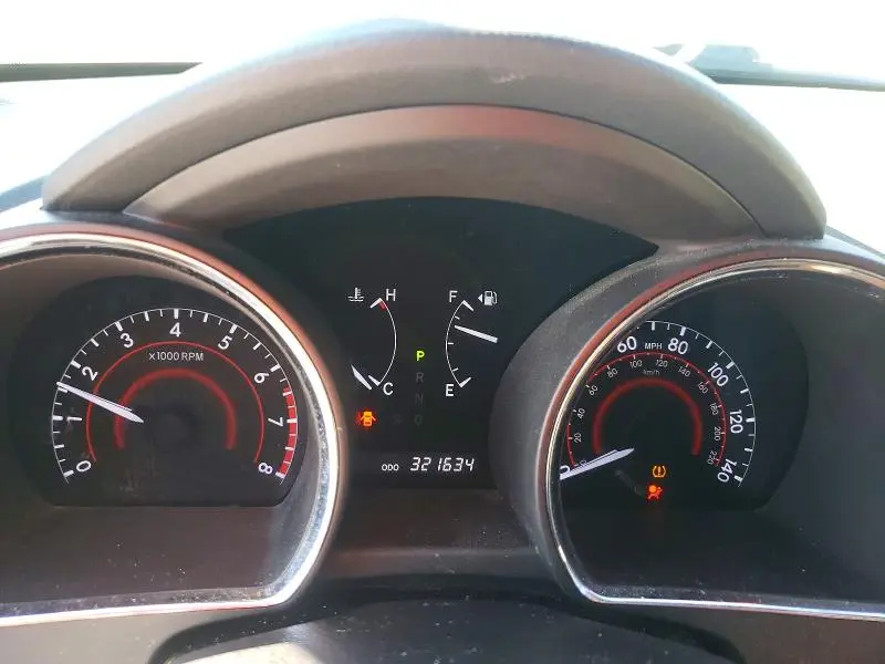 2013 TOYOTA HIGHLANDER SE  