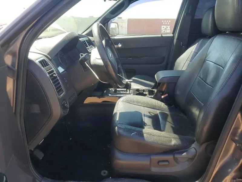 2011 FORD ESCAPE LIMITED  