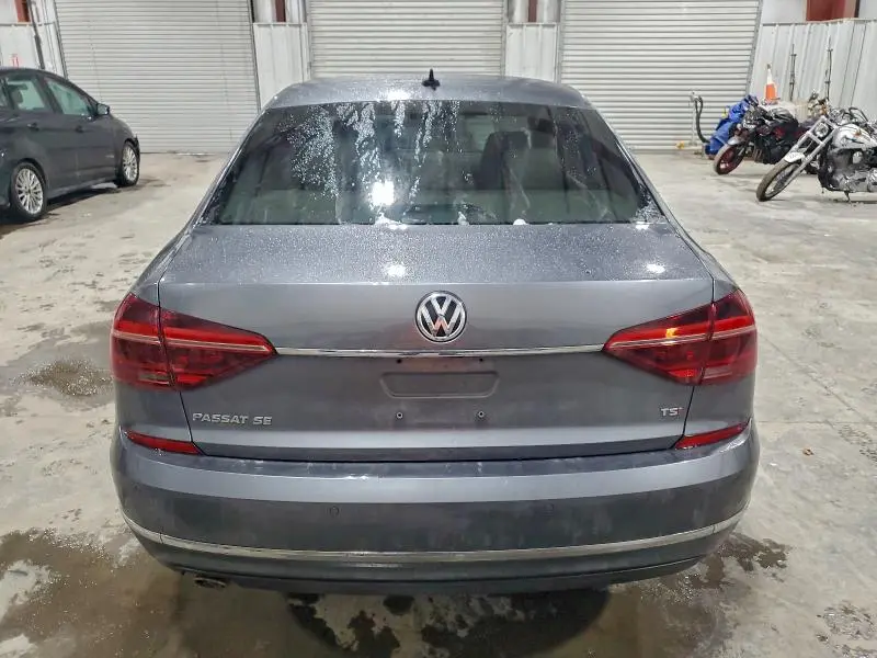 2018 VOLKSWAGEN PASSAT SE  