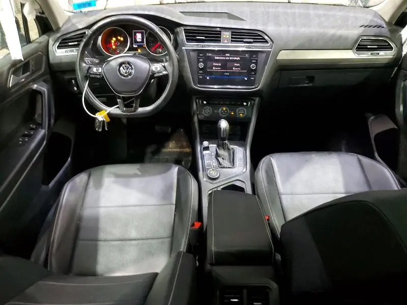 2021 VOLKSWAGEN TIGUAN SE  