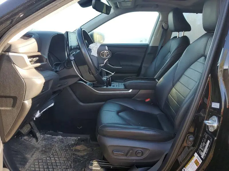 2020 TOYOTA HIGHLANDER XLE  
