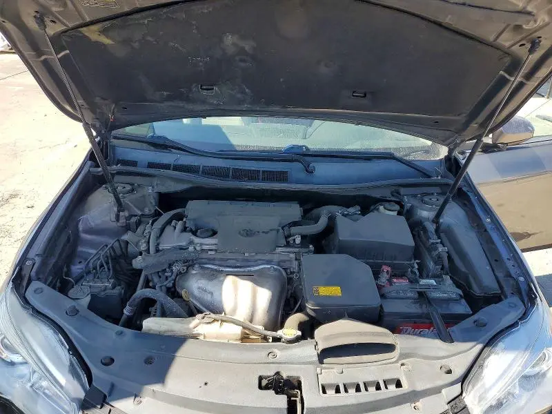 2015 TOYOTA CAMRY SE  