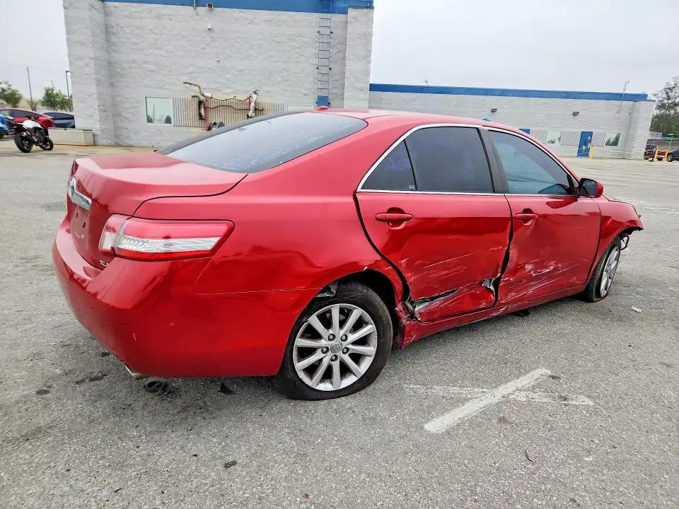 2010 TOYOTA CAMRY XLE V6  