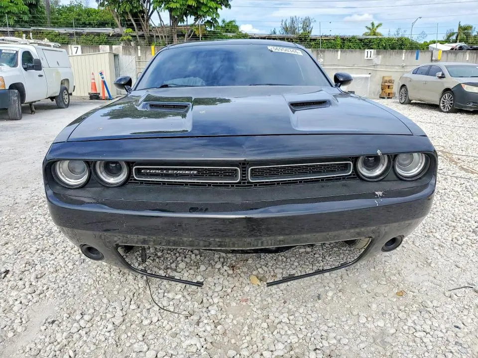 2017 DODGE CHALLENGER SXT  