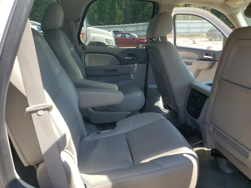2011 CHEVROLET TAHOE C1500 LTZ  