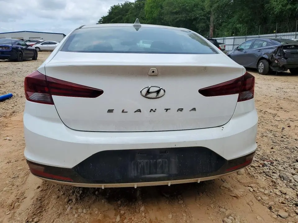 2020 HYUNDAI ELANTRA SEL  