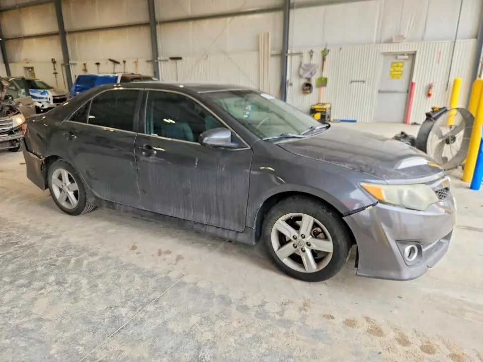 2012 TOYOTA CAMRY SE  