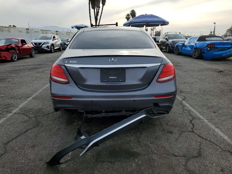 2018 MERCEDES-BENZ E 300  