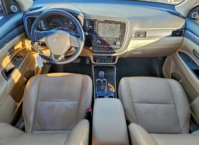 2020 MITSUBISHI OUTLANDER SE  