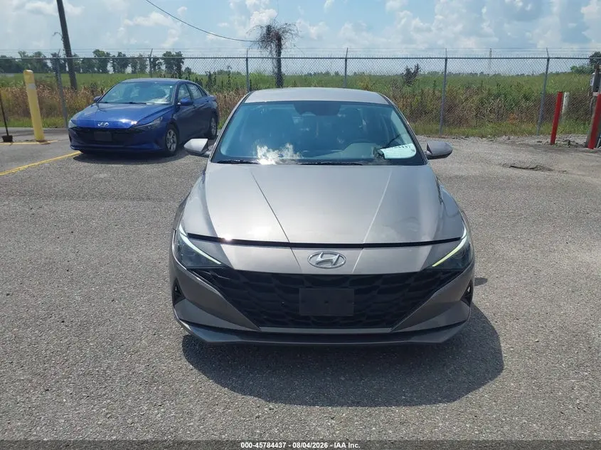 2023 HYUNDAI ELANTRA SE