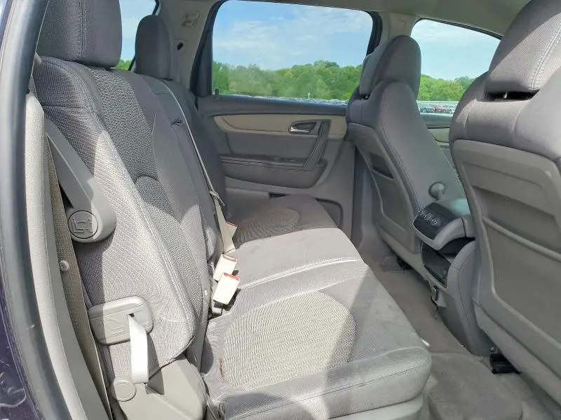2016 CHEVROLET TRAVERSE LS  