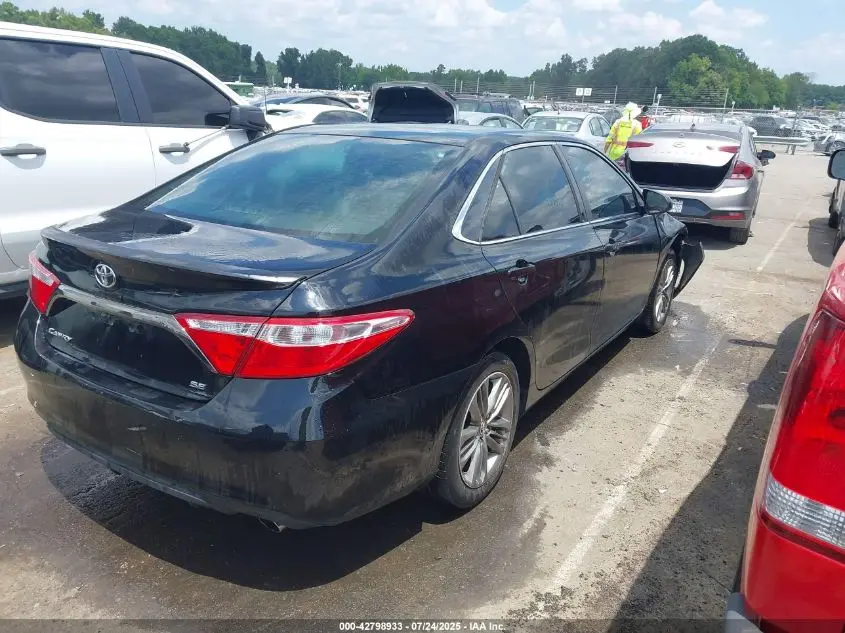 2015 TOYOTA CAMRY SE